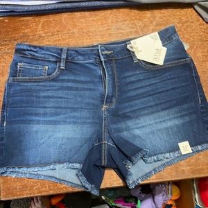 Women’s Ana shorts size 12